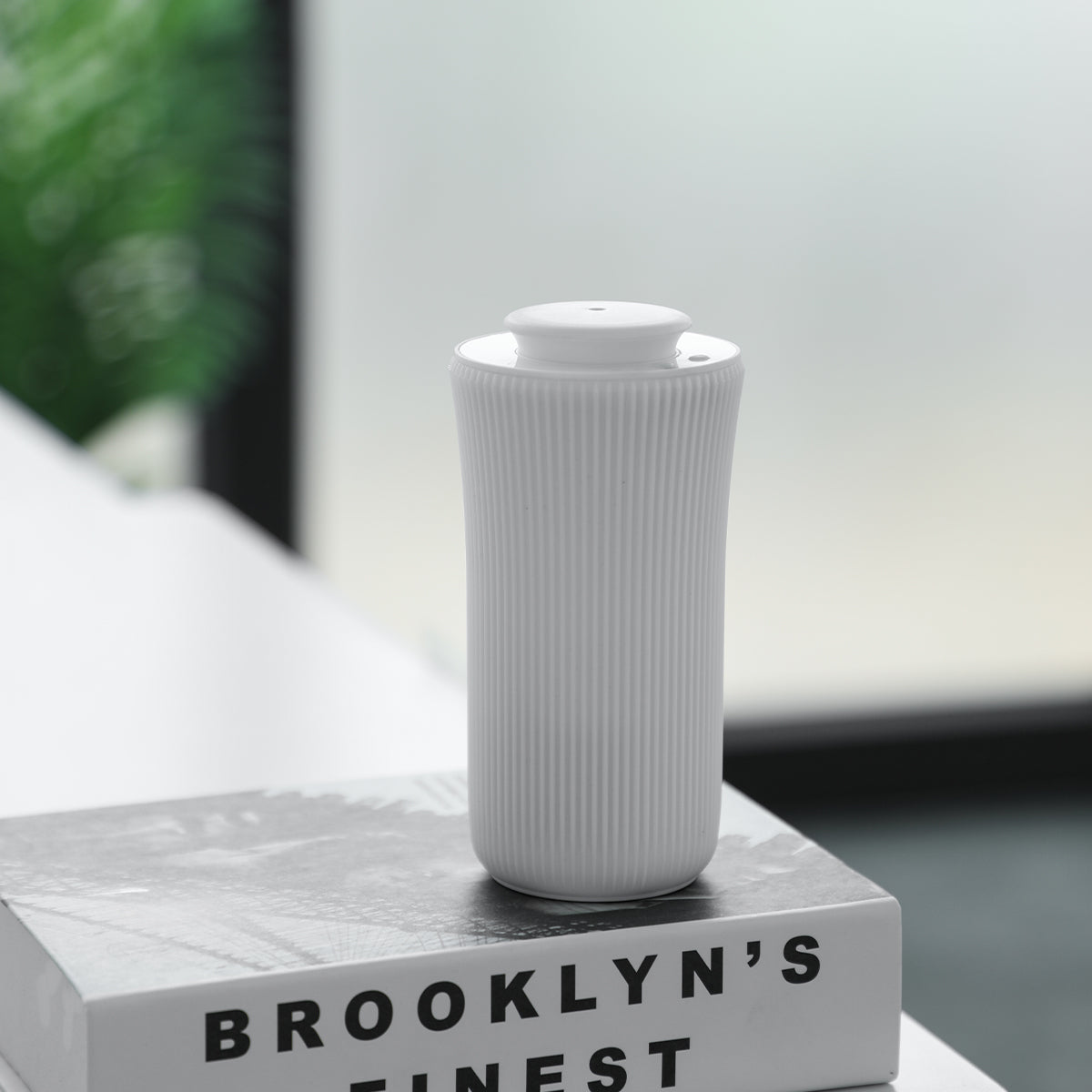 Compact Cylindrical USB Aroma Diffuser – Quiet & Energy-Efficient Diffuser for Cars & Small Spaces