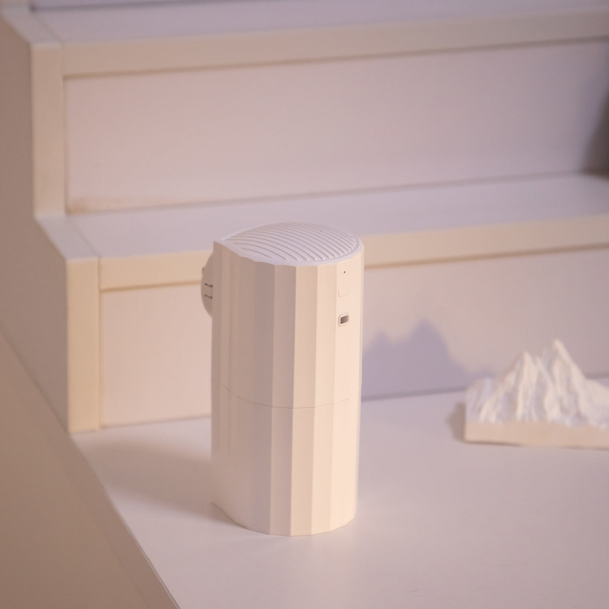 Modern Cylindrical Aroma Diffuser – Bluetooth & WiFi-Controlled, Quiet & Efficient for Small Spaces