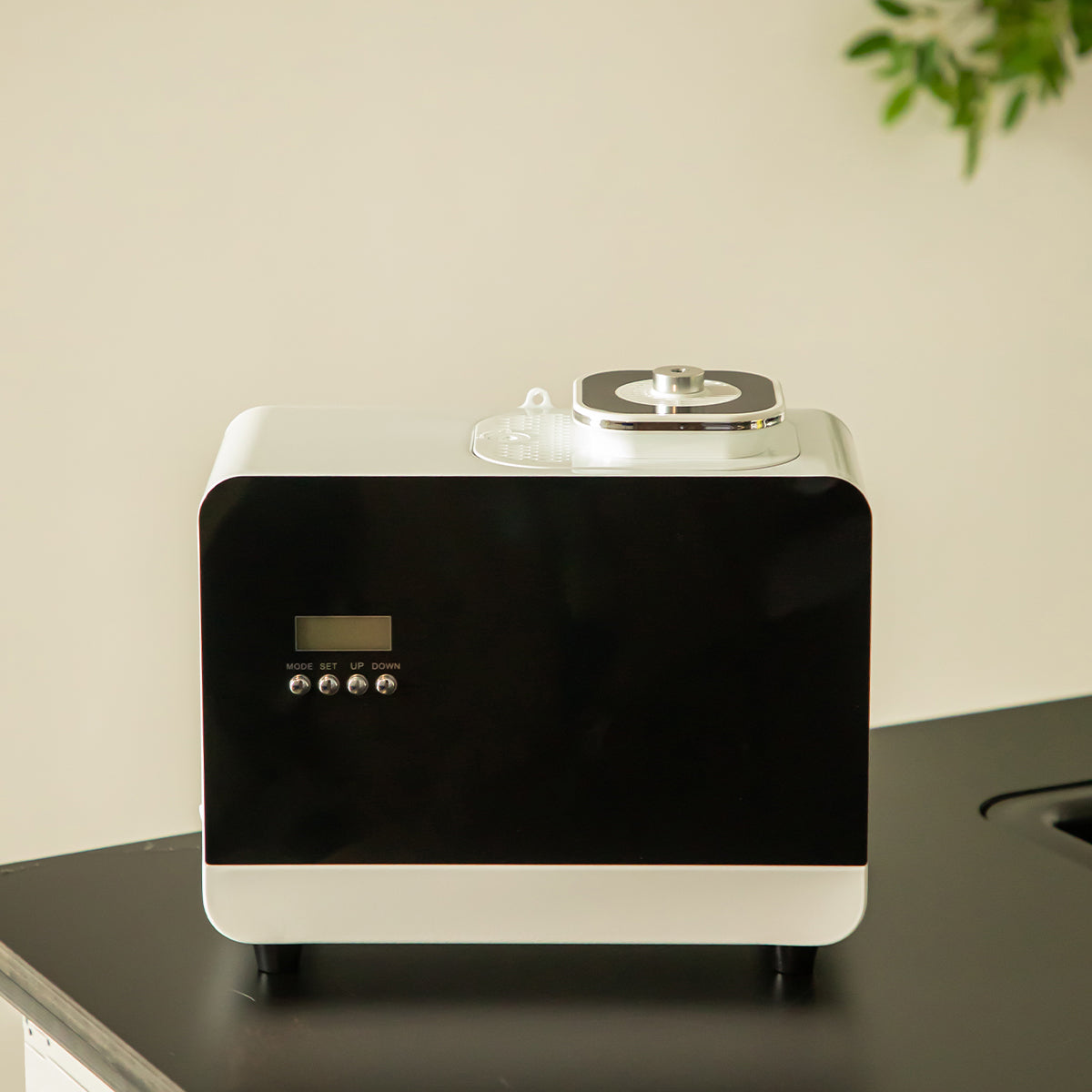 Stylish Aroma Diffuser – High Capacity, Silent Smart Control for Offices, Hotels, and Larger Areas