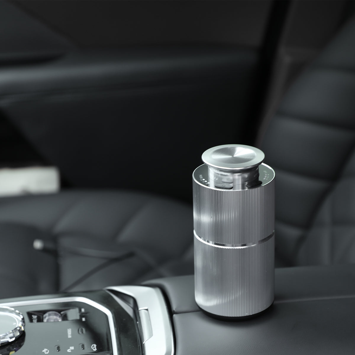 Sleek Cylindrical Aroma Diffuser – USB Rechargeable, Quiet & Energy-Efficient Diffuser for Cars & Small Spaces