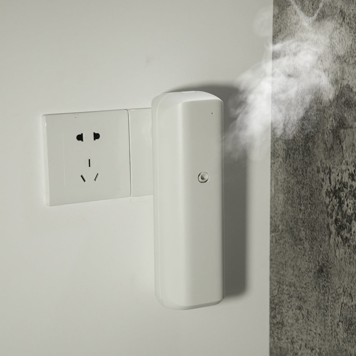 Small cylindrical Aroma Diffuser – Bluetooth-Controlled, Quiet Operation for Small Rooms