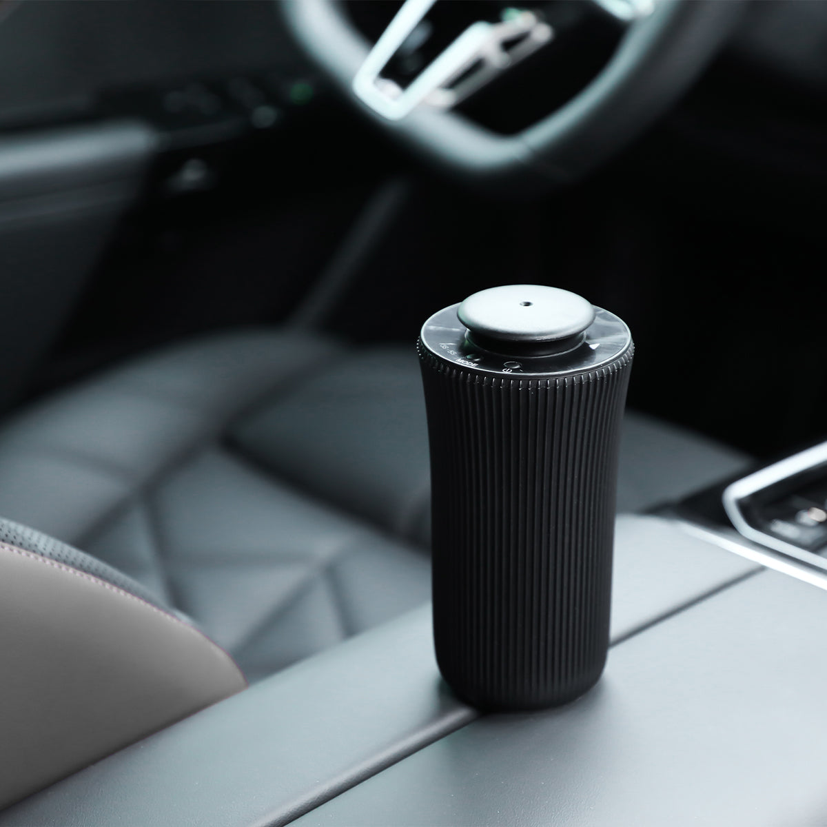 Compact Cylindrical USB Aroma Diffuser – Quiet & Energy-Efficient Diffuser for Cars & Small Spaces