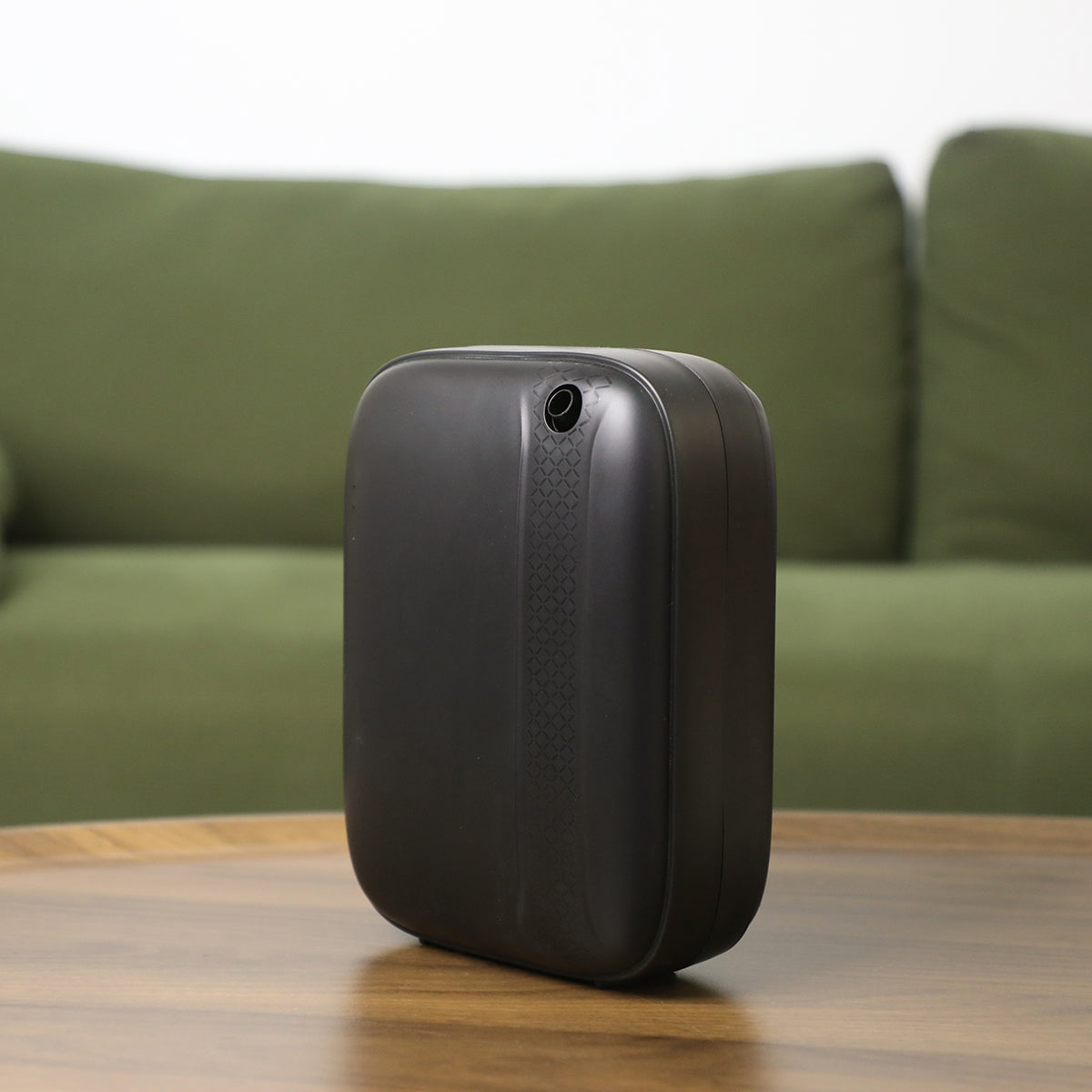 Compact Aroma Diffuser – Bluetooth & Button Control, 400ml, Quiet Operation, Wall-Mounted or Freestanding