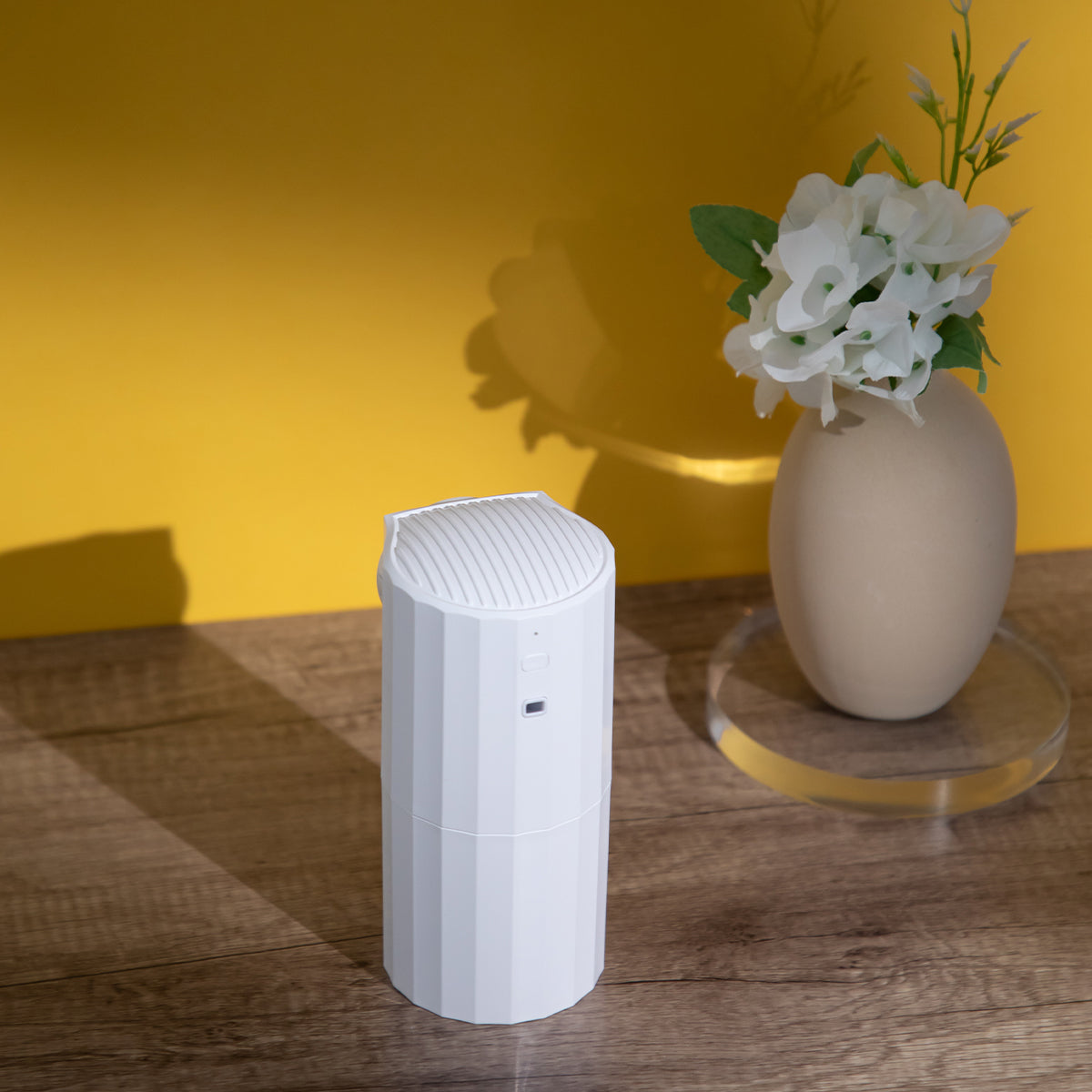 Modern Cylindrical Aroma Diffuser – Bluetooth & WiFi-Controlled, Quiet & Efficient for Small Spaces