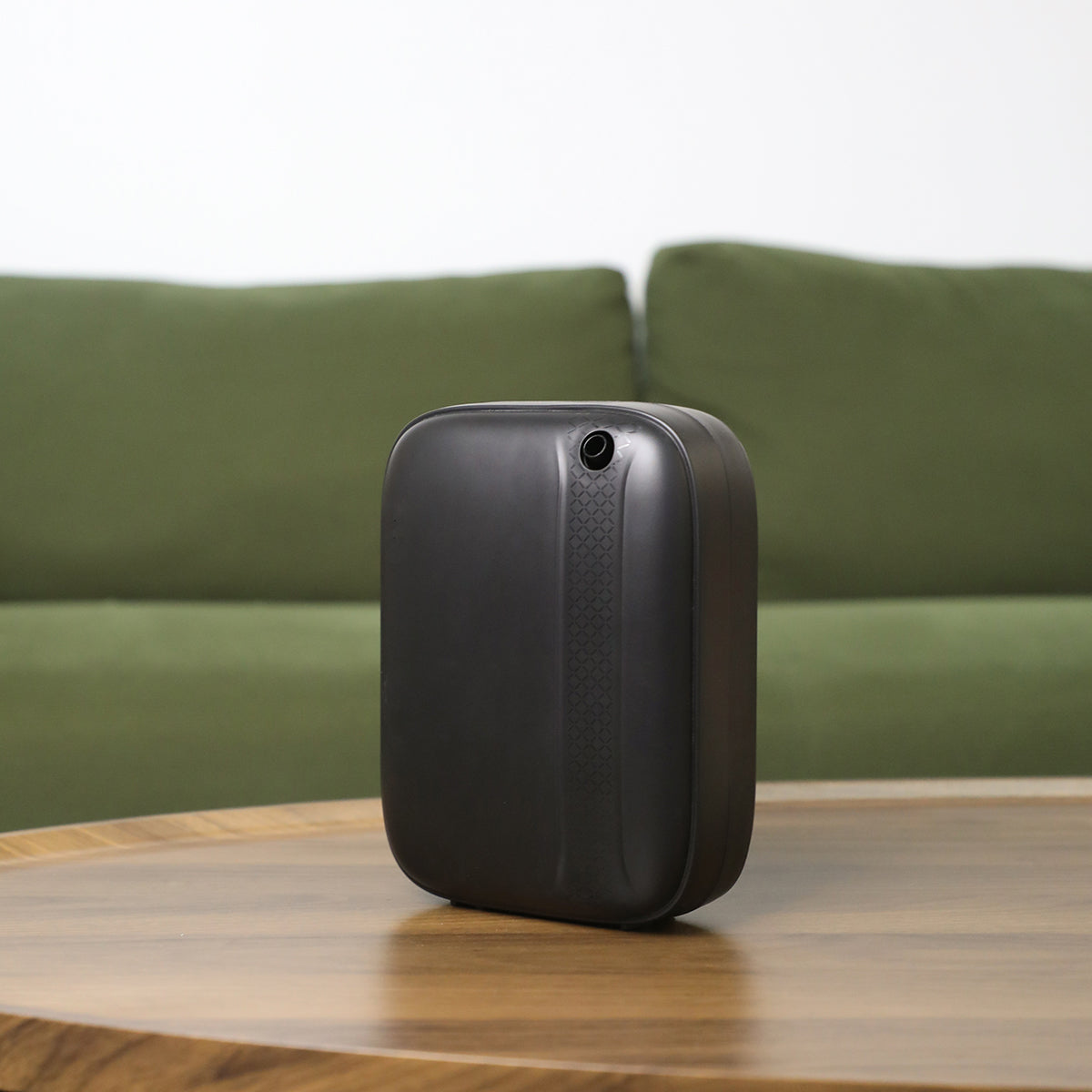 Compact Aroma Diffuser – Bluetooth & Button Control, 400ml, Quiet Operation, Wall-Mounted or Freestanding