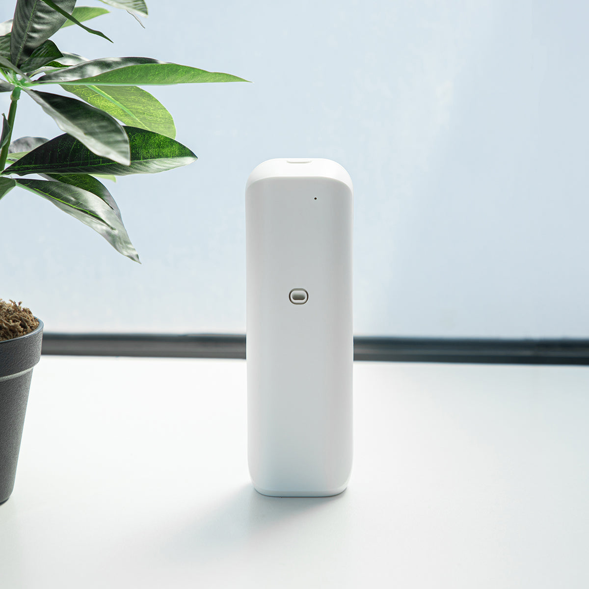 Small cylindrical Aroma Diffuser – Bluetooth-Controlled, Quiet Operation for Small Rooms