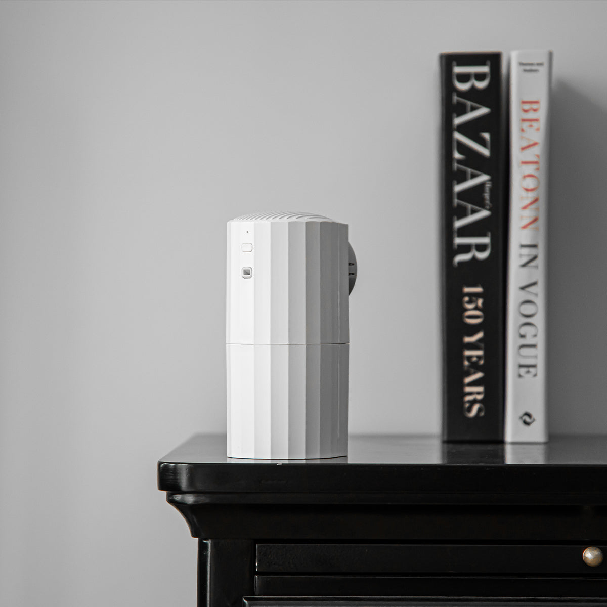 Modern Cylindrical Aroma Diffuser – Bluetooth & WiFi-Controlled, Quiet & Efficient for Small Spaces