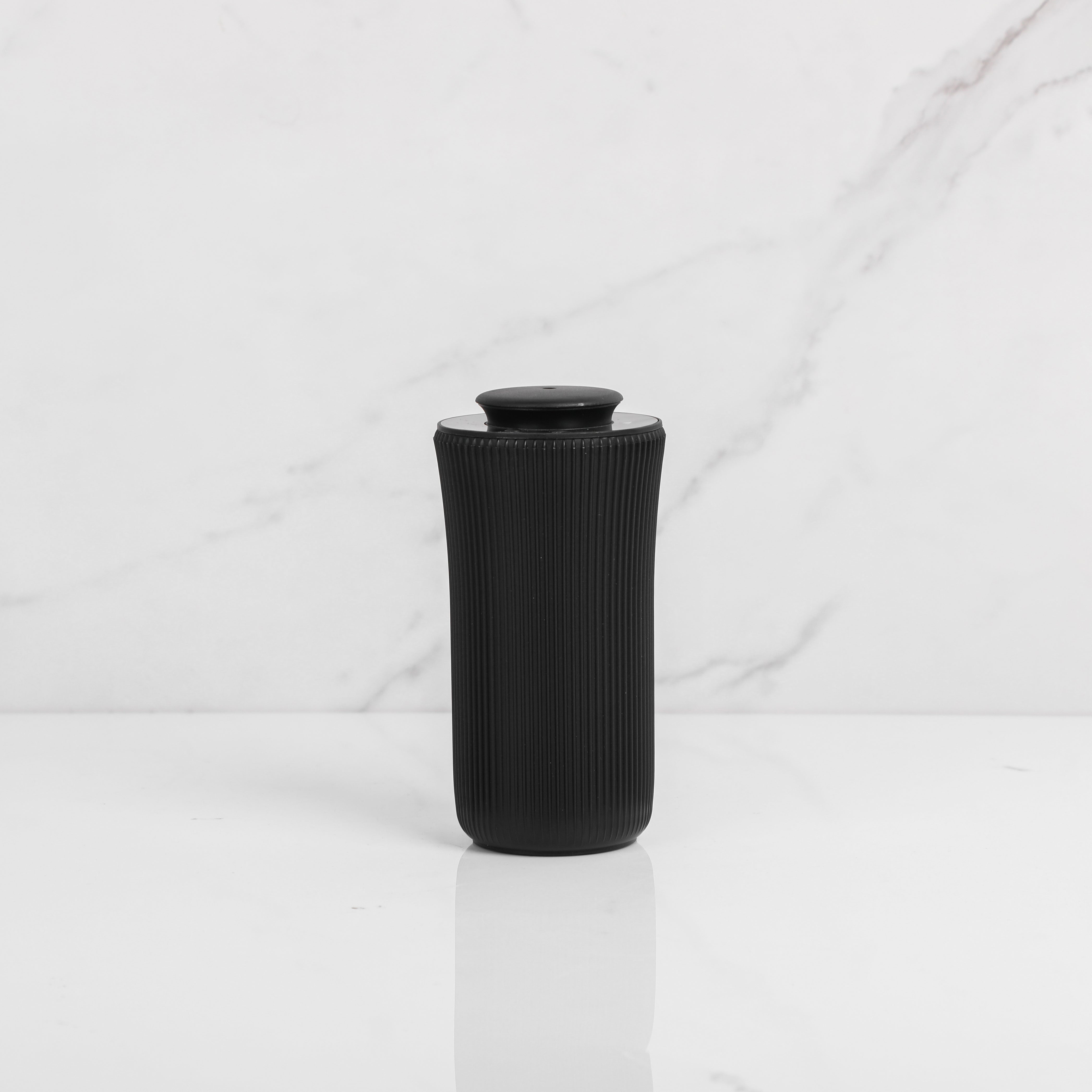 Compact Cylindrical USB Aroma Diffuser – Quiet & Energy-Efficient Diffuser for Cars & Small Spaces